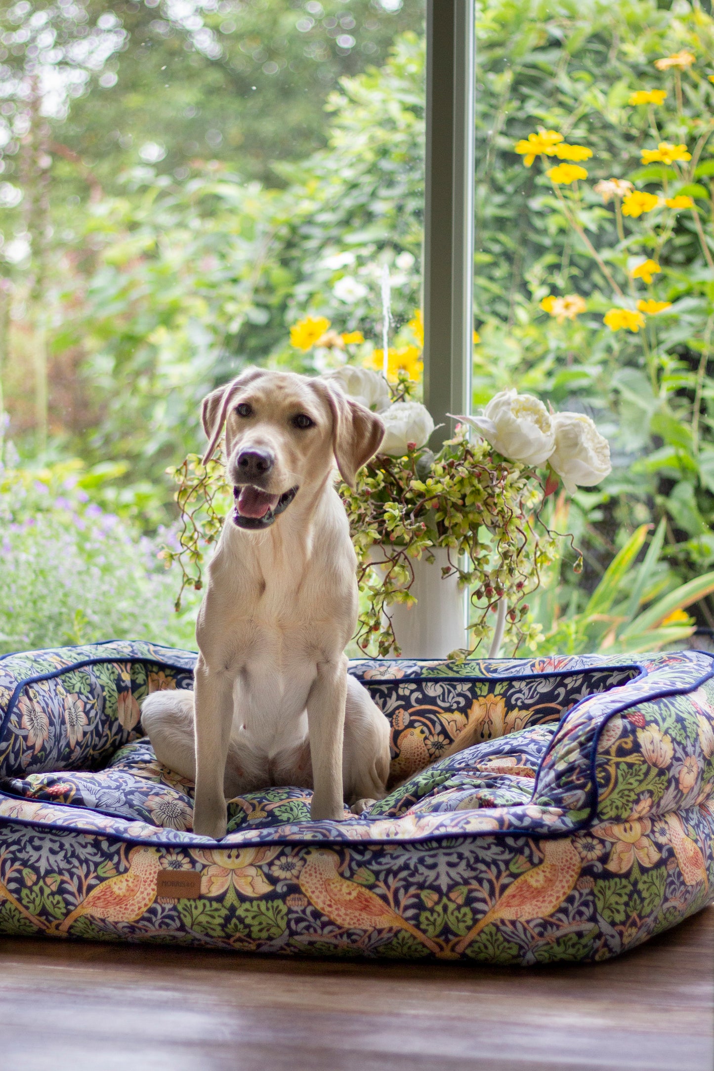 NAVY STRAWBERRY THIEF SOFA BED
