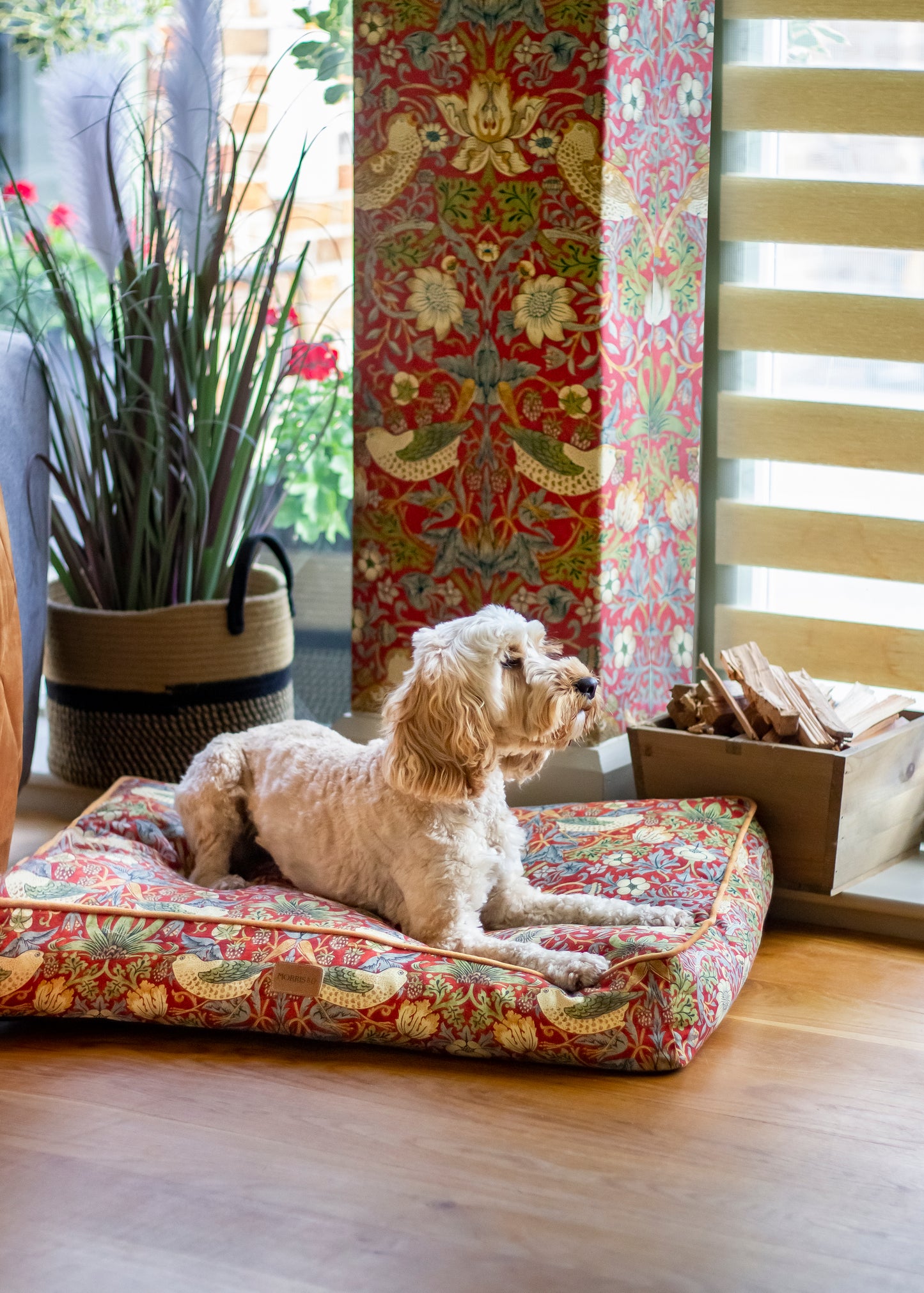 STRAWBERRY THIEF PET MATTRESS